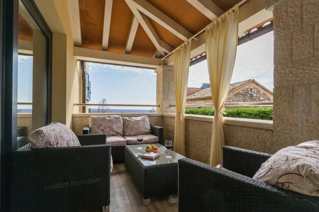 Villa Anabel With Pool Kaštelir