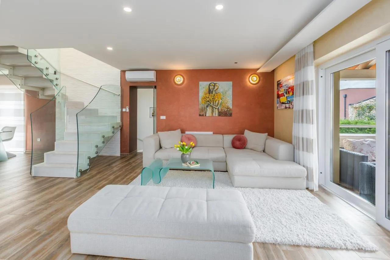 Villa Anabel With Pool Kaštelir 0*,  Κροατία
