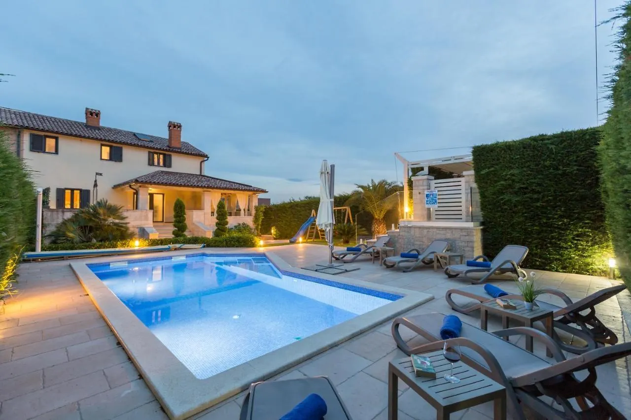 Villa Anabel With Pool Kaštelir